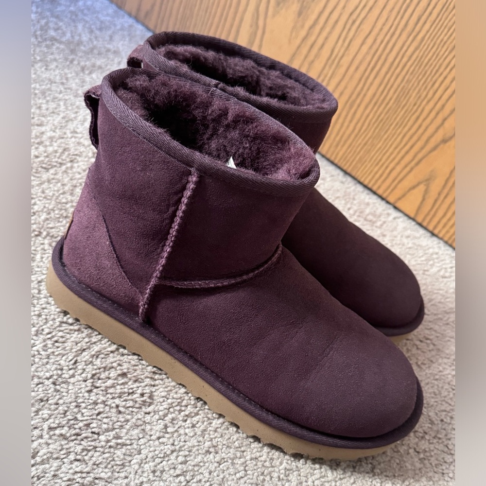 UGG CLASSIC MINI II in “Port”